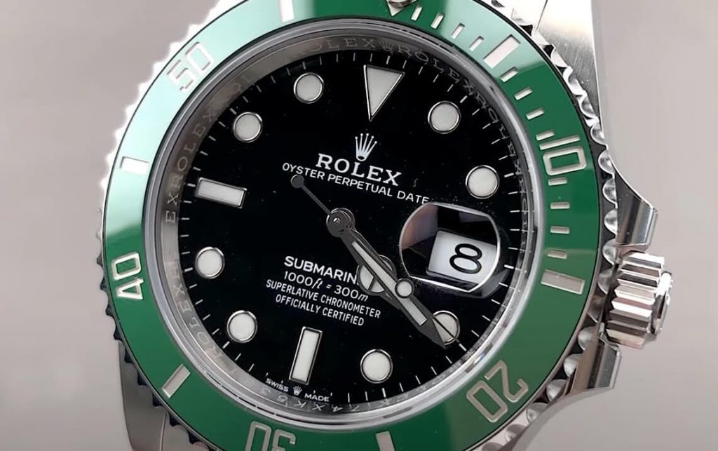 2 Fake Rolex Submariner Kermit Watches: 16610LV VS 126610LV - High ...